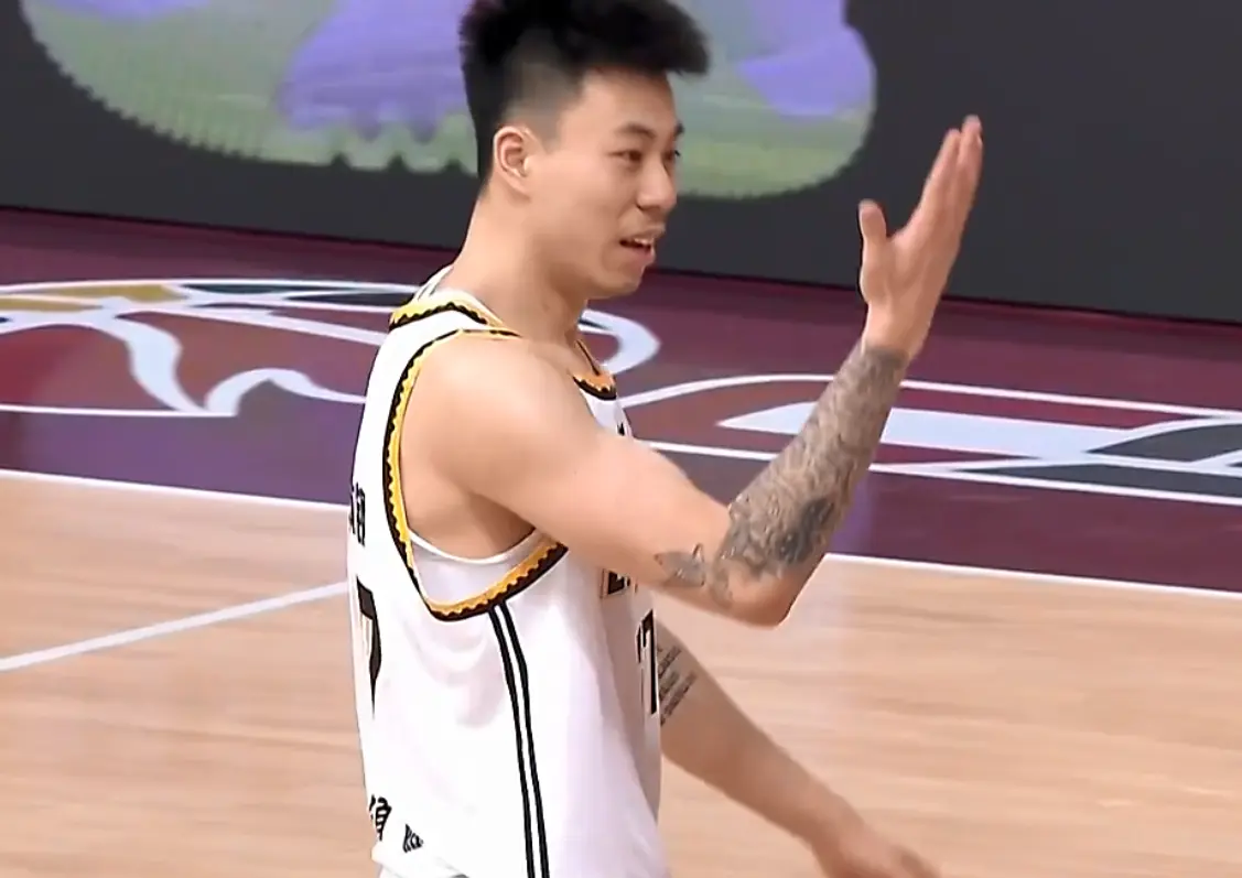 也是自己想, 他的妻子是