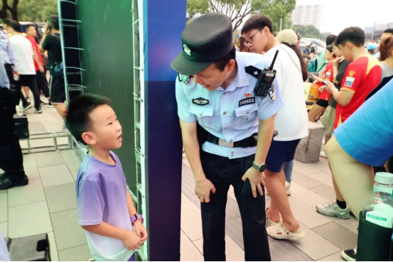 民警与安保, EquxI