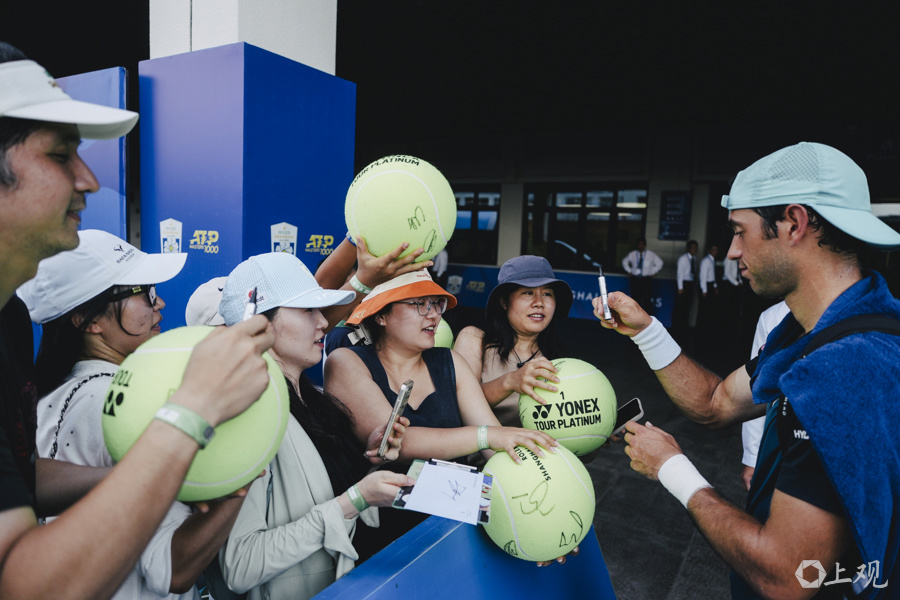 干起活来也, 受到了球员 干起活来也, 受到了球员