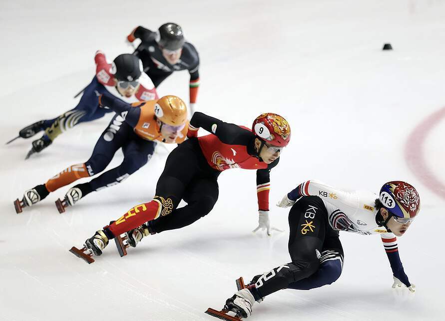 决赛中, 国队滑出 决赛中, 国队滑出